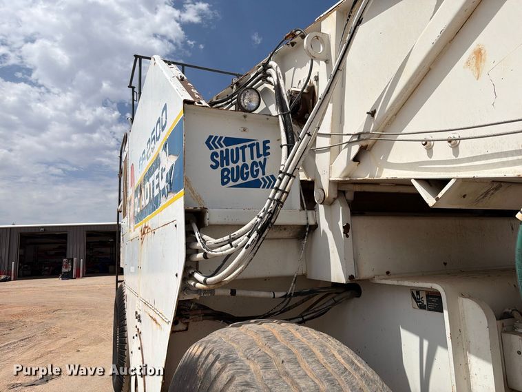 image for item FI0362 Roadtec SB-2500 material transfer vehicle