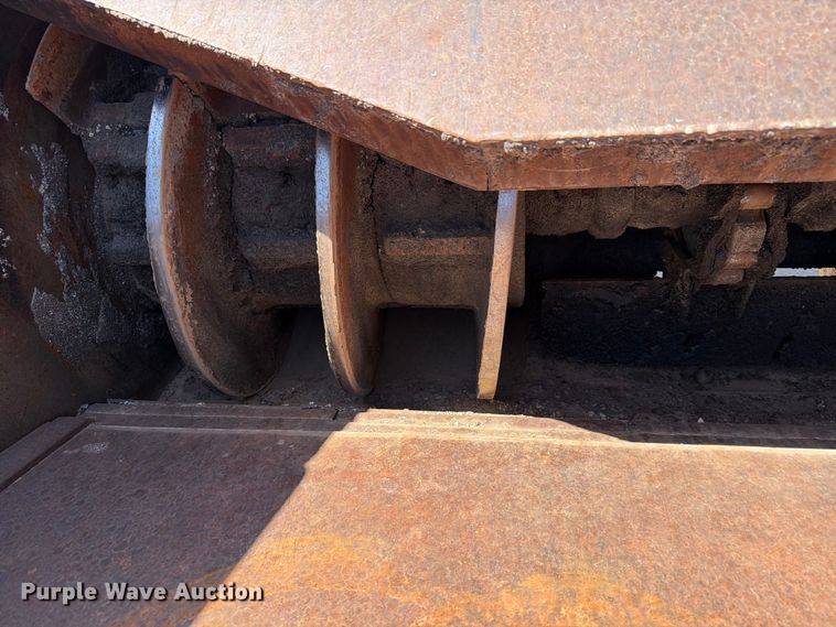 image for item FI0362 Roadtec SB-2500 material transfer vehicle