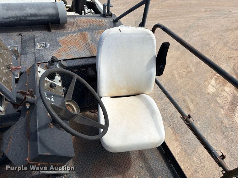 image for item FI0362 Roadtec SB-2500 material transfer vehicle