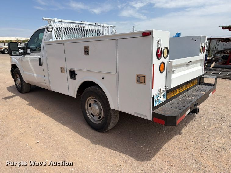 image for item FI0367 2013 Ford F250 Super Duty utility bed pickup truck
