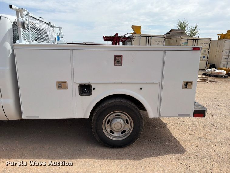 image for item FI0367 2013 Ford F250 Super Duty utility bed pickup truck