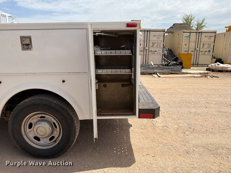 image for item FI0367 2013 Ford F250 Super Duty utility bed pickup truck