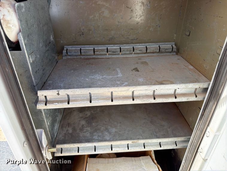 image for item FI0367 2013 Ford F250 Super Duty utility bed pickup truck