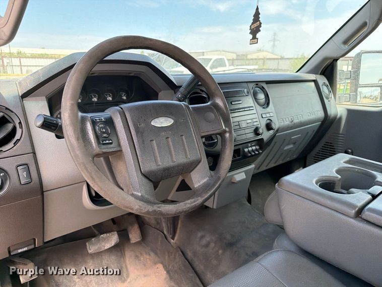 image for item FI0367 2013 Ford F250 Super Duty utility bed pickup truck