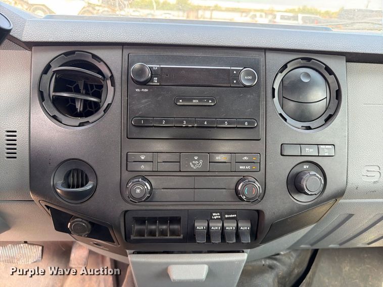 image for item FI0367 2013 Ford F250 Super Duty utility bed pickup truck