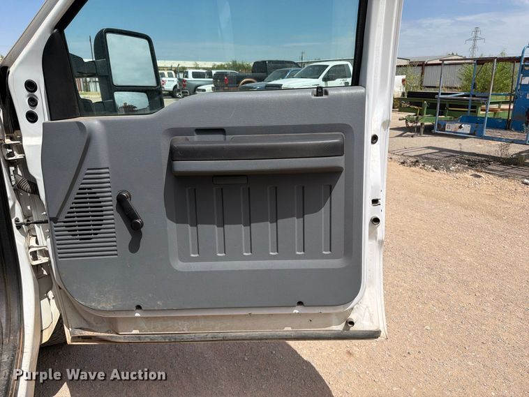 image for item FI0367 2013 Ford F250 Super Duty utility bed pickup truck