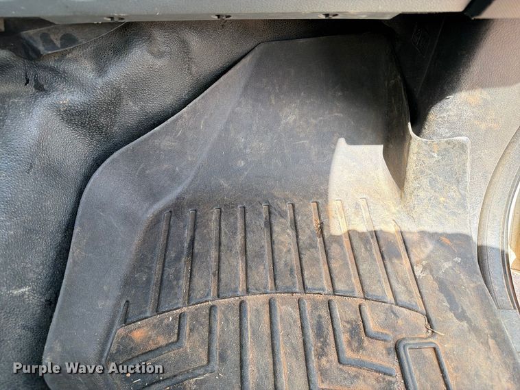 image for item FI0367 2013 Ford F250 Super Duty utility bed pickup truck