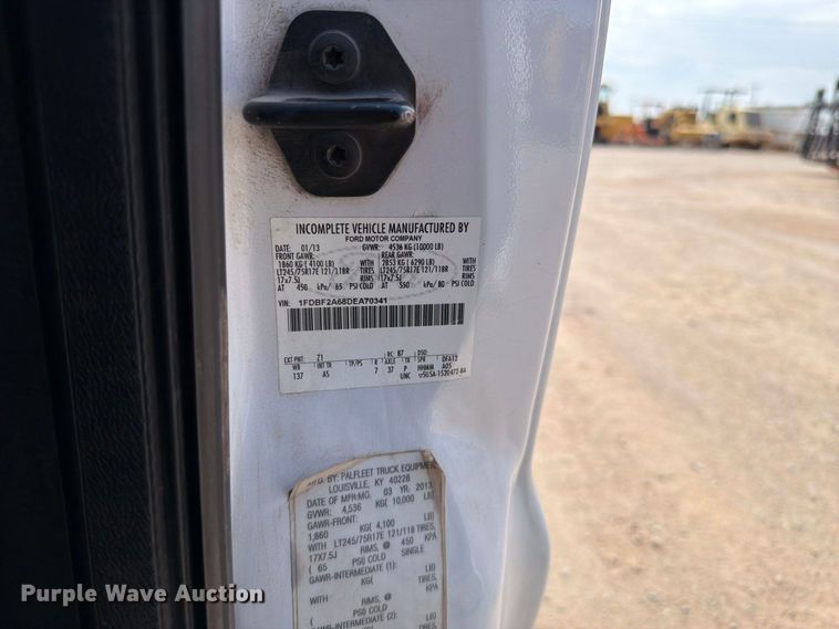 image for item FI0367 2013 Ford F250 Super Duty utility bed pickup truck