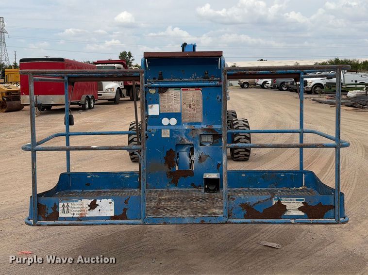 image for item FI0368 2007 Genie S-40 boom lift