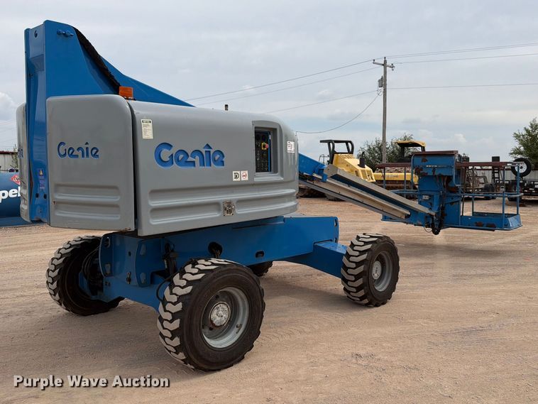 image for item FI0368 2007 Genie S-40 boom lift
