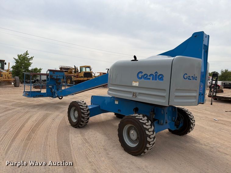 image for item FI0368 2007 Genie S-40 boom lift