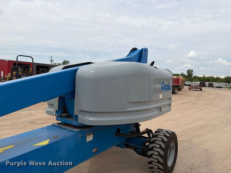 image for item FI0368 2007 Genie S-40 boom lift