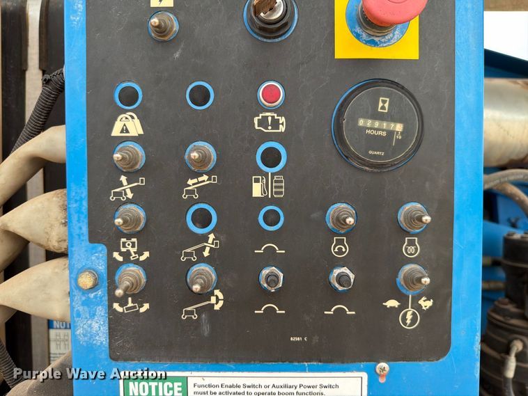 image for item FI0368 2007 Genie S-40 boom lift