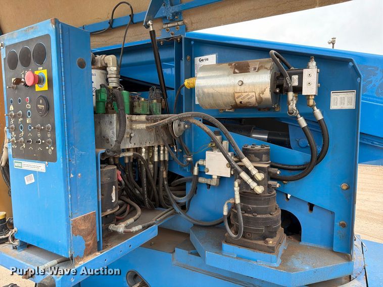 image for item FI0368 2007 Genie S-40 boom lift