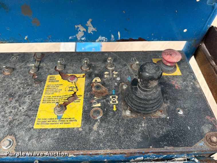 image for item FI0368 2007 Genie S-40 boom lift