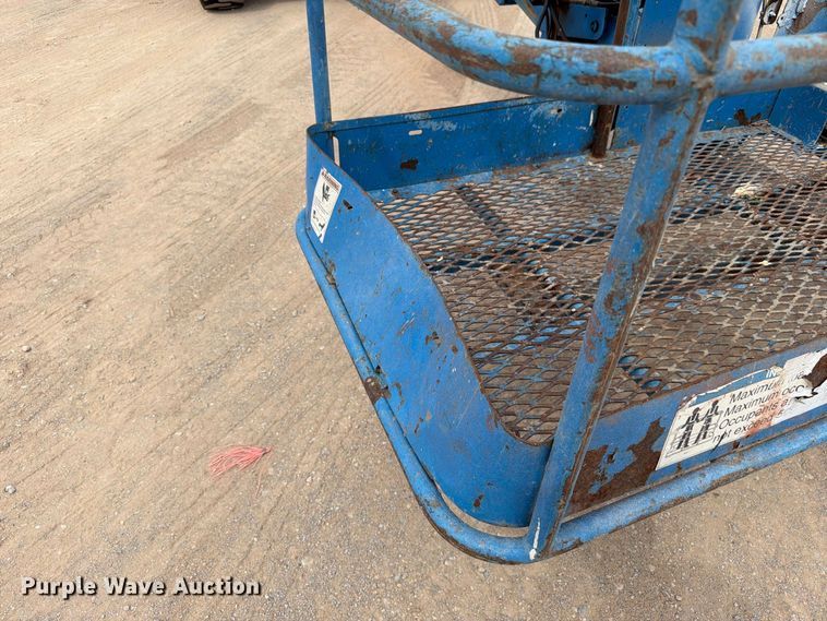 image for item FI0368 2007 Genie S-40 boom lift