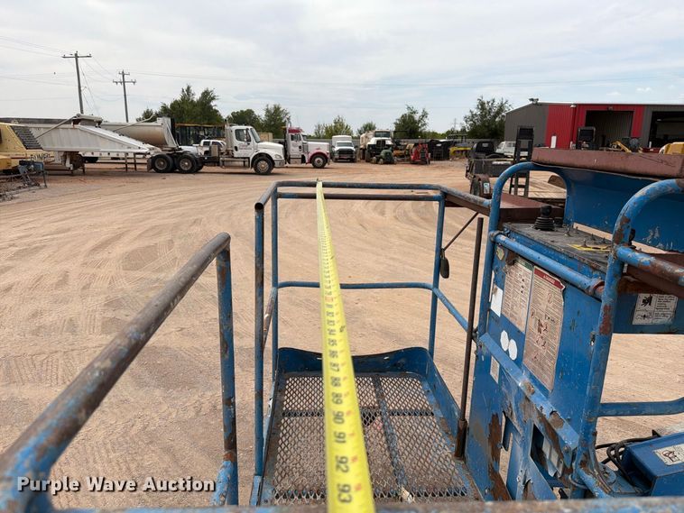 image for item FI0368 2007 Genie S-40 boom lift