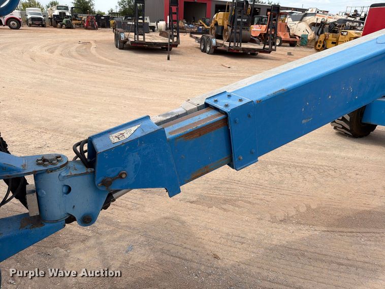 image for item FI0368 2007 Genie S-40 boom lift