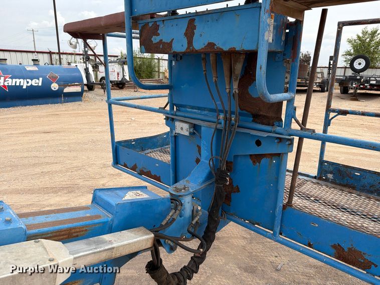 image for item FI0368 2007 Genie S-40 boom lift
