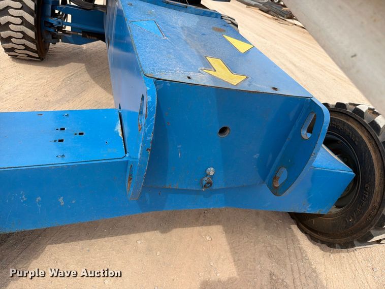 image for item FI0368 2007 Genie S-40 boom lift