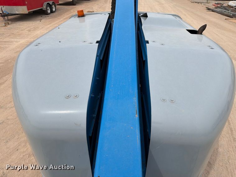 image for item FI0368 2007 Genie S-40 boom lift