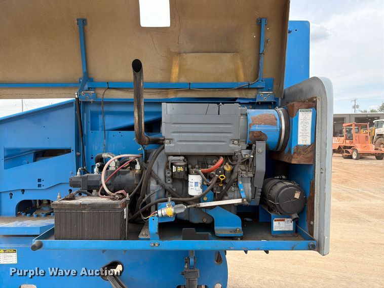 image for item FI0368 2007 Genie S-40 boom lift