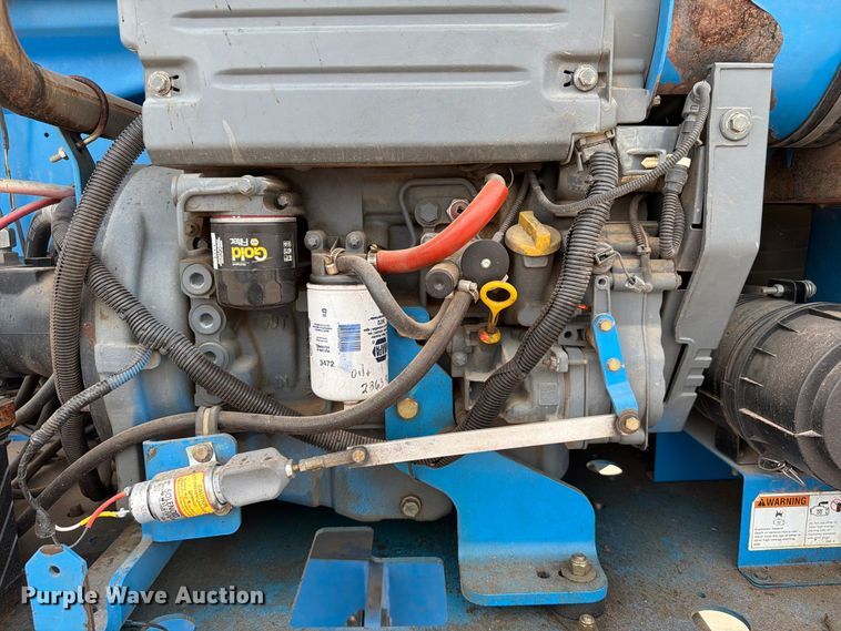 image for item FI0368 2007 Genie S-40 boom lift