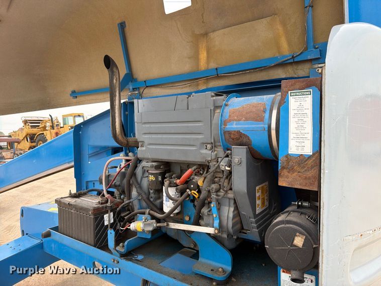 image for item FI0368 2007 Genie S-40 boom lift