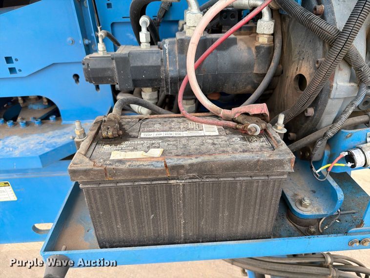 image for item FI0368 2007 Genie S-40 boom lift