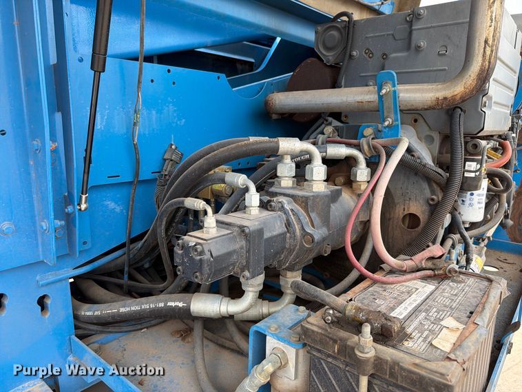 image for item FI0368 2007 Genie S-40 boom lift