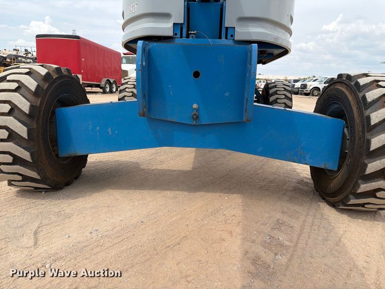 image for item FI0368 2007 Genie S-40 boom lift