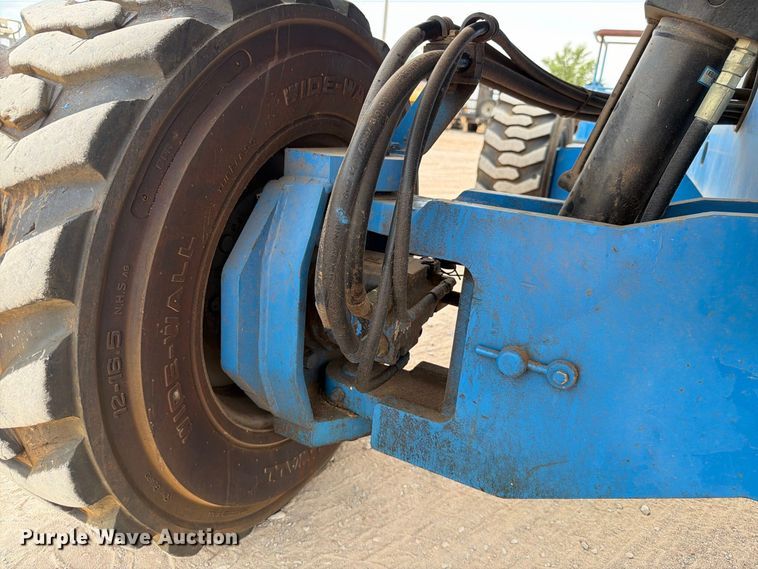 image for item FI0368 2007 Genie S-40 boom lift