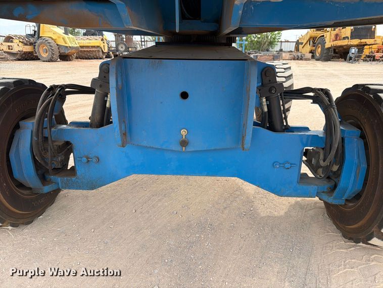 image for item FI0368 2007 Genie S-40 boom lift