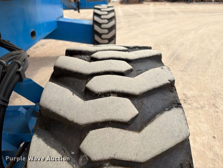 image for item FI0368 2007 Genie S-40 boom lift