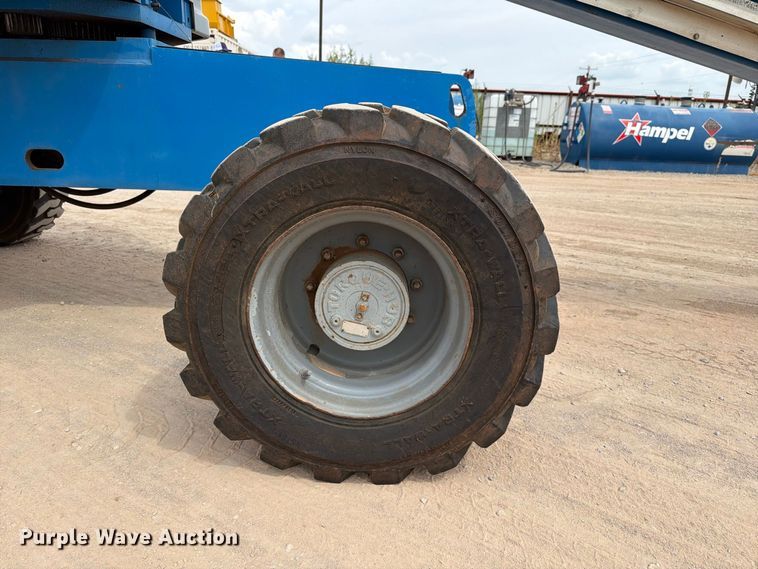 image for item FI0368 2007 Genie S-40 boom lift