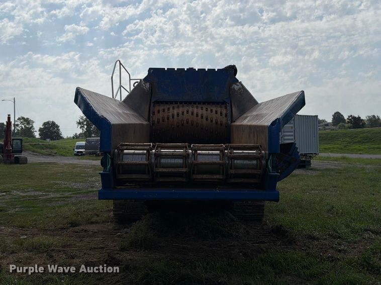 image for item FK3275 2018 Peterson 5710D horizontal grinder