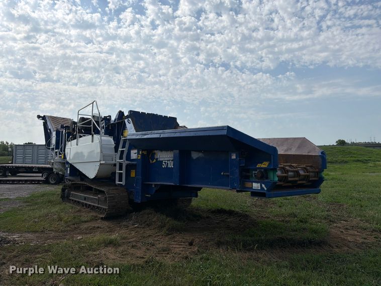 image for item FK3275 2018 Peterson 5710D horizontal grinder