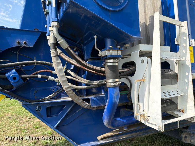 image for item FK3275 2018 Peterson 5710D horizontal grinder