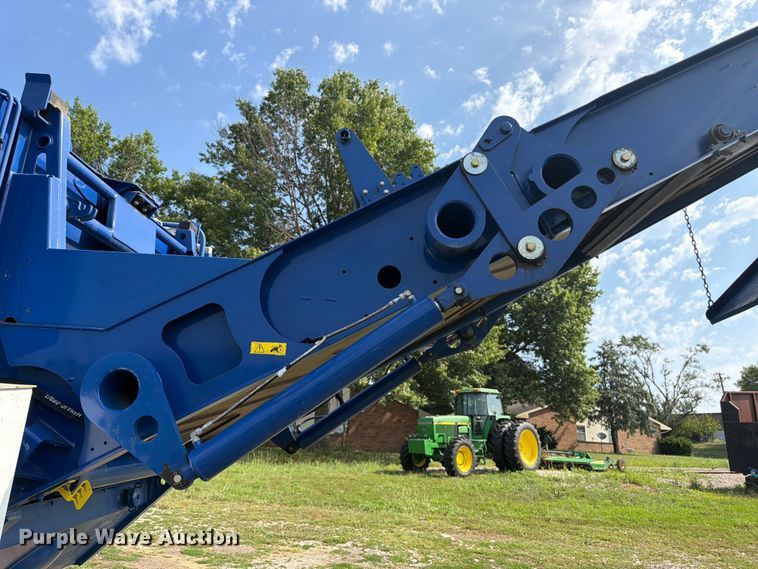 image for item FK3275 2018 Peterson 5710D horizontal grinder