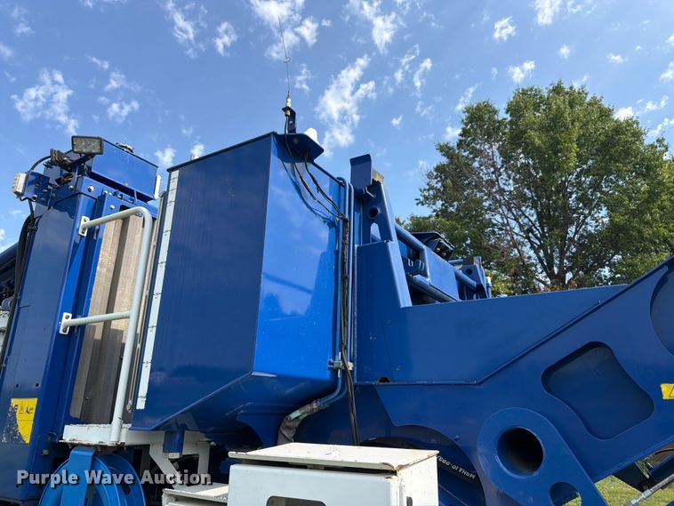 image for item FK3275 2018 Peterson 5710D horizontal grinder