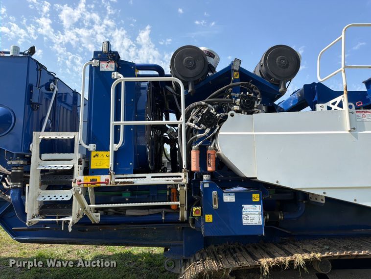 image for item FK3275 2018 Peterson 5710D horizontal grinder