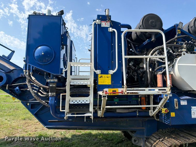 image for item FK3275 2018 Peterson 5710D horizontal grinder
