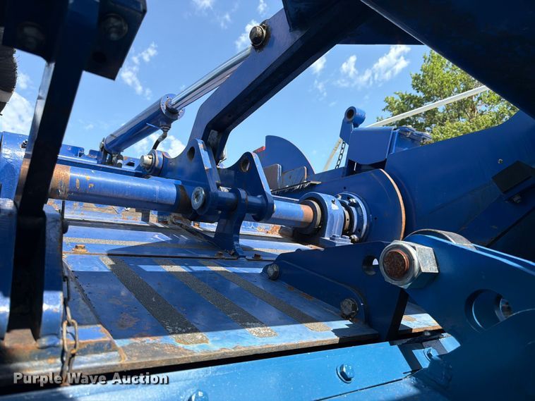 image for item FK3275 2018 Peterson 5710D horizontal grinder