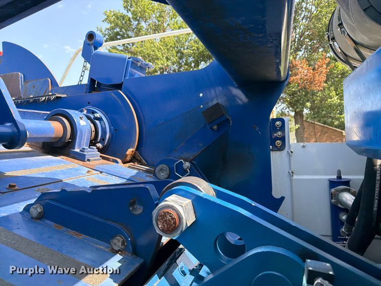 image for item FK3275 2018 Peterson 5710D horizontal grinder