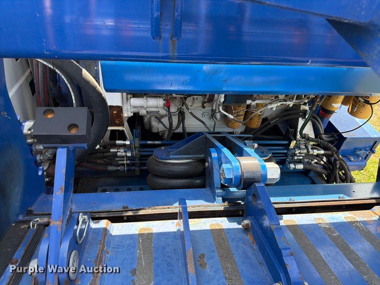 image for item FK3275 2018 Peterson 5710D horizontal grinder