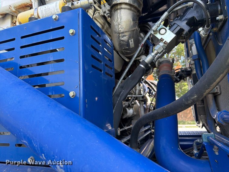 image for item FK3275 2018 Peterson 5710D horizontal grinder