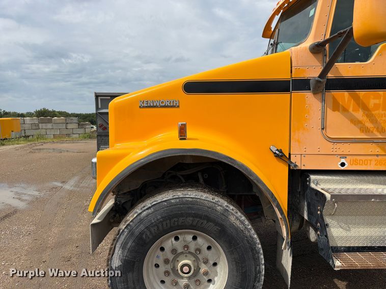 image for item FK3341 2009 Kenworth W900 ready mix truck