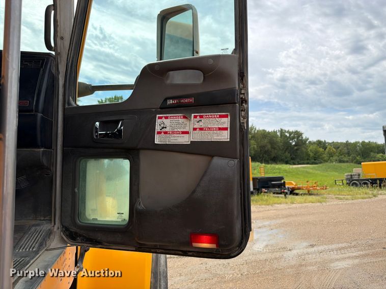image for item FK3341 2009 Kenworth W900 ready mix truck