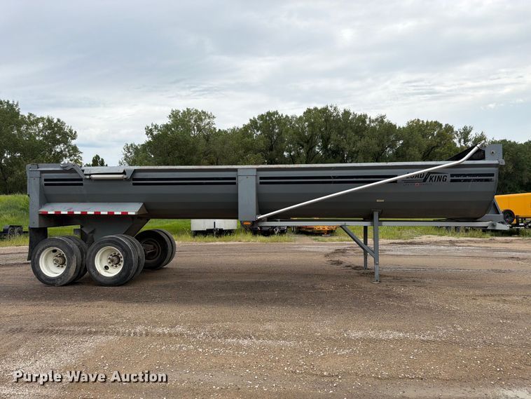 image for item FK3342 2017 Load King RH 3226 end dump trailer
