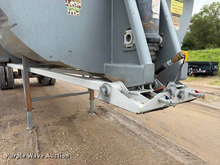 image for item FK3342 2017 Load King RH 3226 end dump trailer